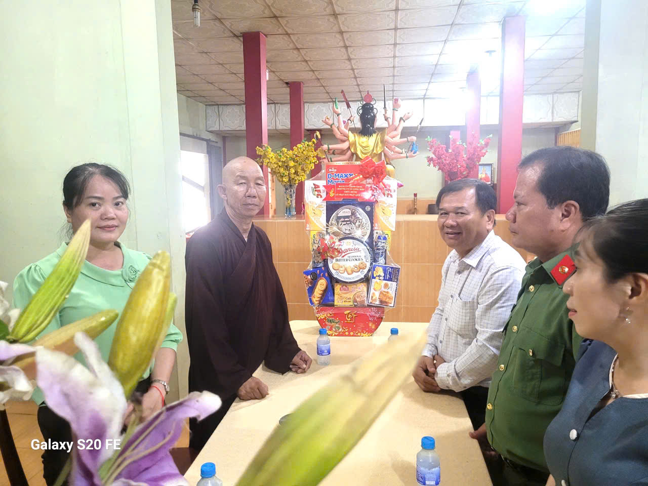 Đảng ủy - HĐND - UBND - ỦY BAN MTTQ VIỆT NAM xã Long Hiệp thăm, viếng các chùa bắc tông nhân dịp lễ phật đản năm 2026