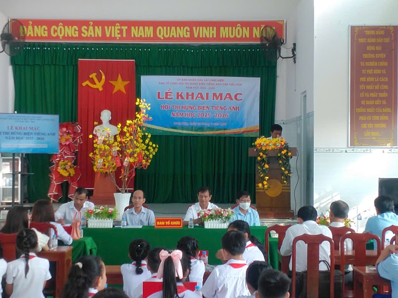 xã Long Hiệp tổ chức hội thi Hùng biện tiếng Anh cấp Tiểu học năm học 2025 – 2026