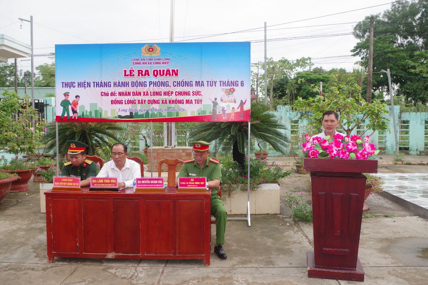 Công an xã Long Hiệp tổ chức lễ ra quân thực hiện cao điểm tấn công, trấn áp tội phạm ma túy