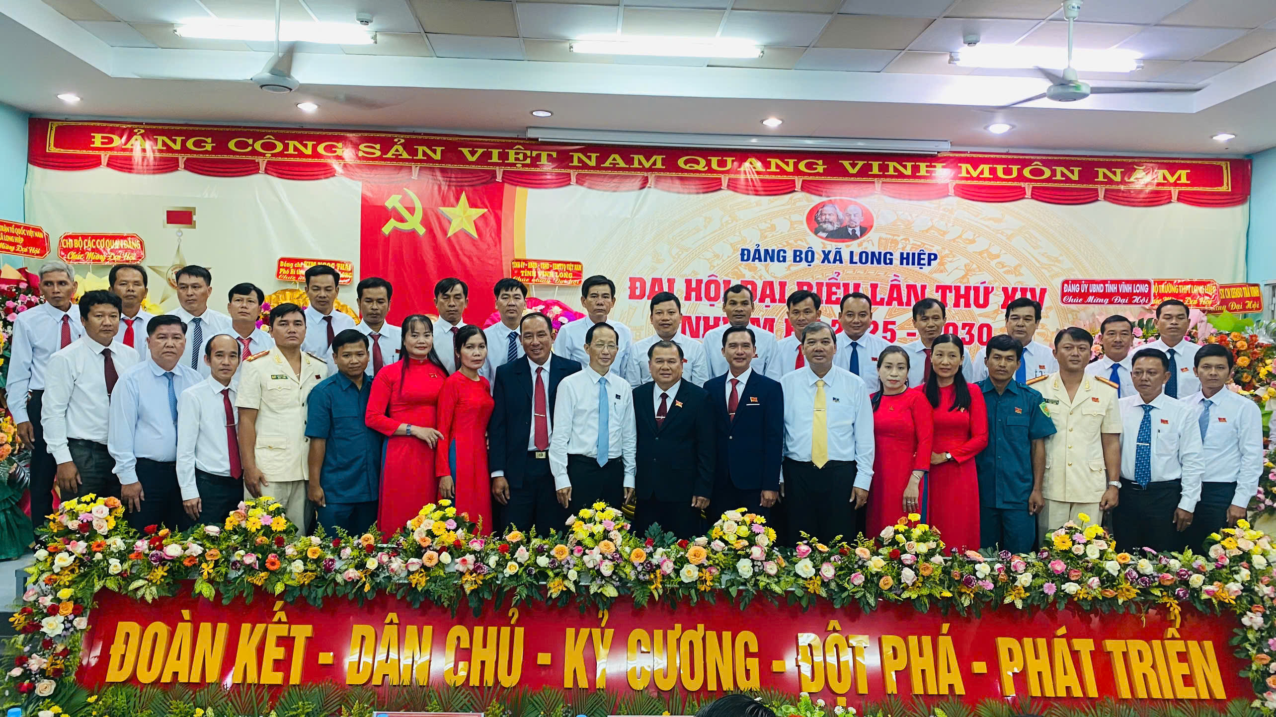 ĐẢNG BỘ XÃ LONG HIỆP TỔ CHỨC THÀNH CÔNG ĐẠI HỘI
LẦN THỨ XIV, NHIỆM KỲ 2025 – 2030
